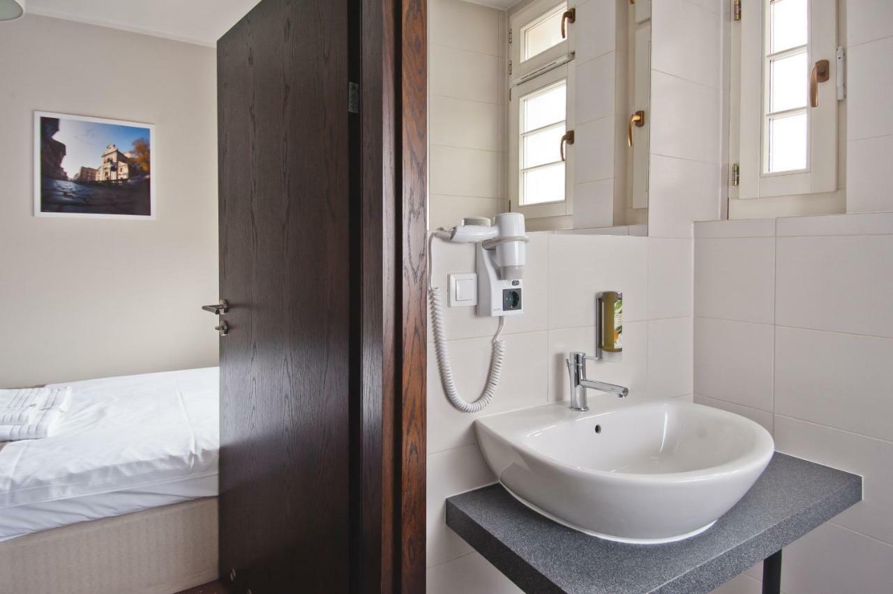 B&B Wieniawa Parking I Sniadanie W Cenie! Breakfast And Parking Included! Leszno  Bagian luar foto